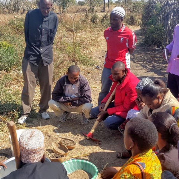 Smallholder farmers in sub-Saharan Africa participate in curriculum testing