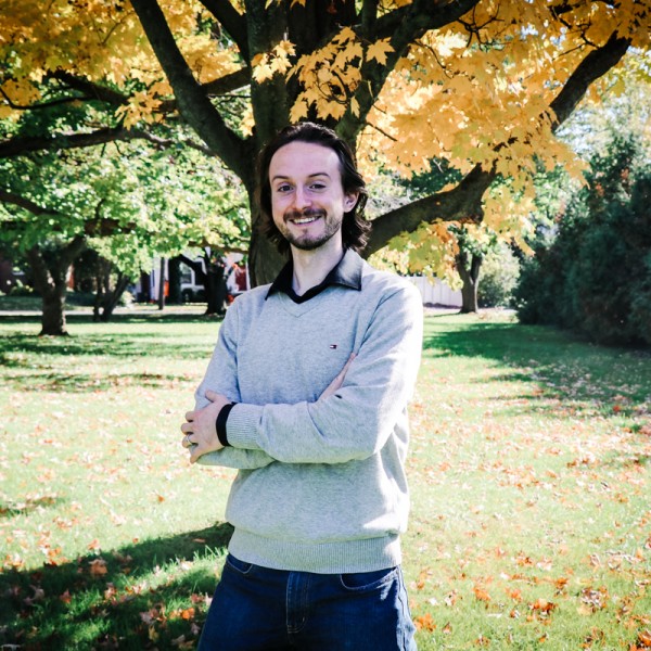 Denis Willett in front of a tree