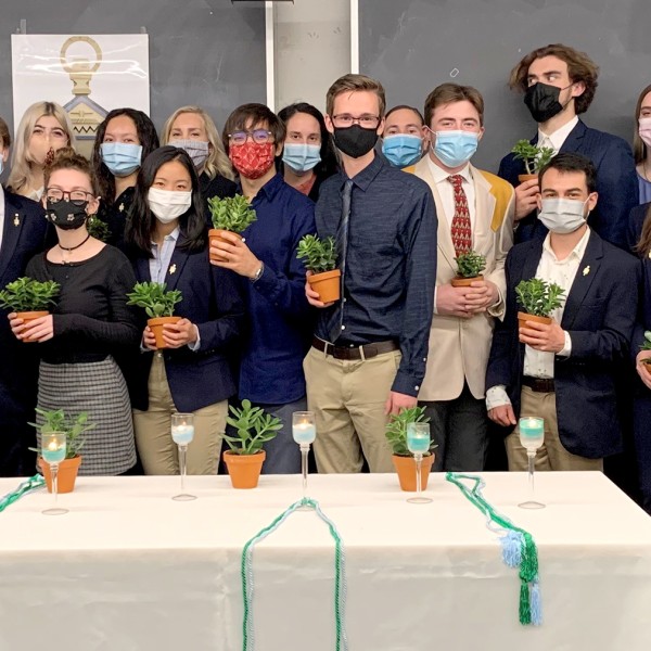 2021 inductees pose for a group shot