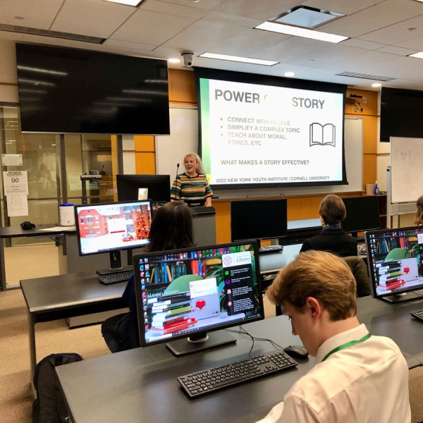 Student hosts workshop in computer lab