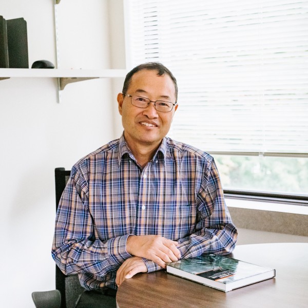 Headshot of Yiqi Luo