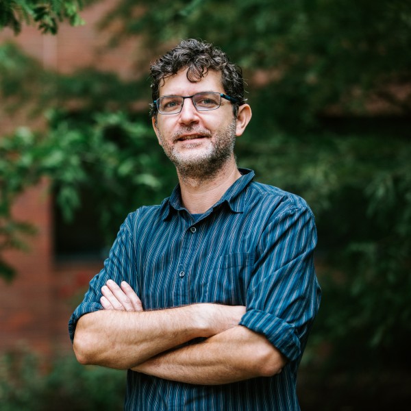 Headshot of Andrés López-Sepulcre