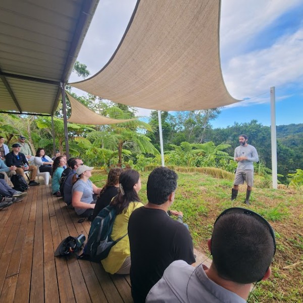Alumni attend outdoor presentation in Puerto Rico