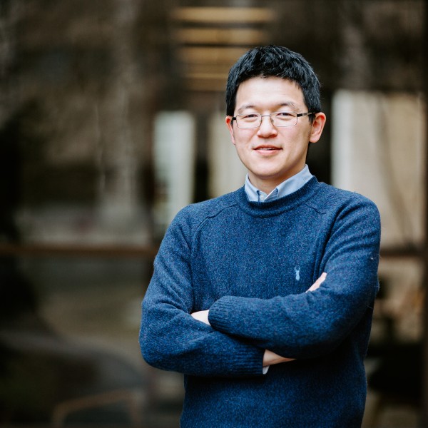 headshot of meng wang