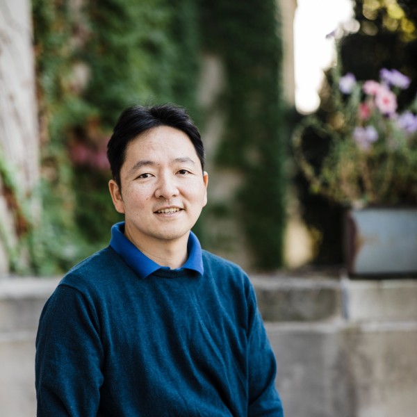 Headshot of Professor Sunghwan “Sunny” Jung.
