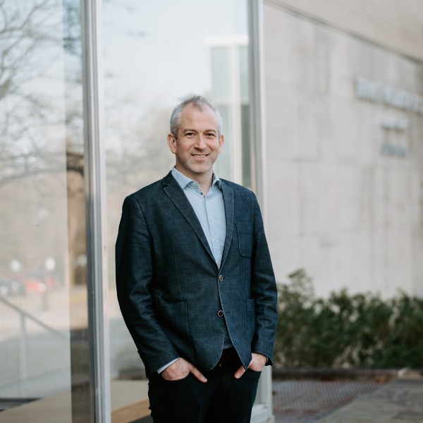 Headshot of Miel Hostens