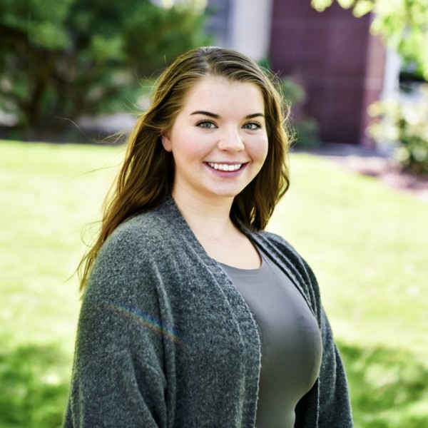 headshot of angela george