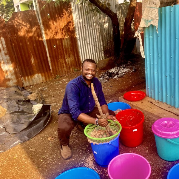 Student organizes buckets