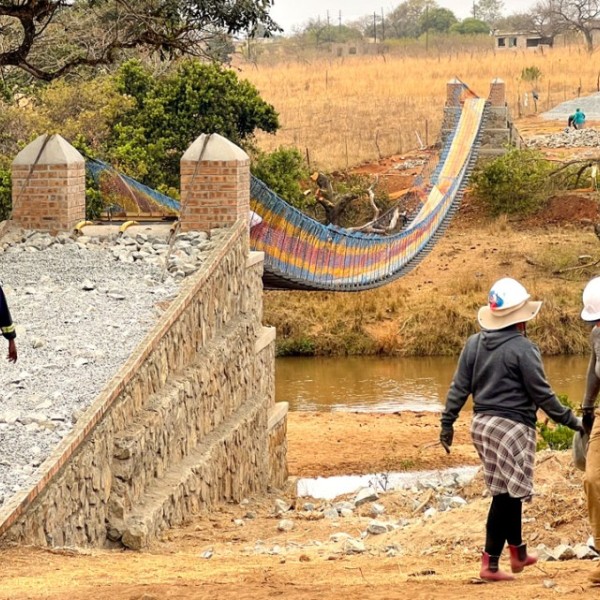 With the community, the 2024 Engineers in Action project team built a bridge over the Black Mbuluzi River in Eswatini - connecting 5,400 people to schools, health care and markets.
