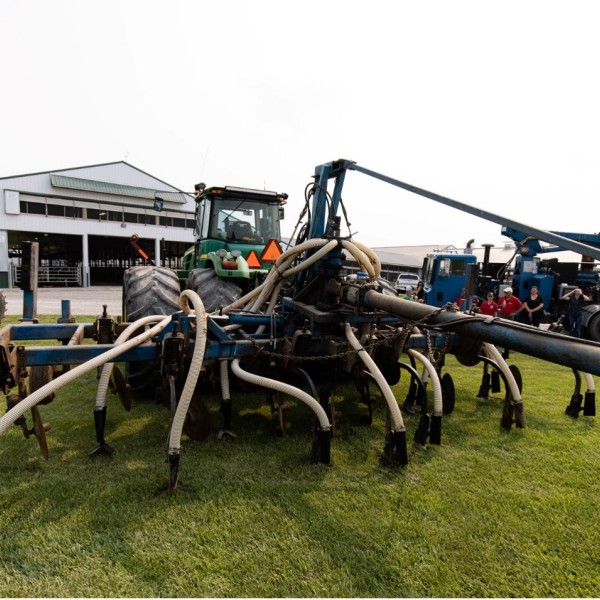 piece of equipment use to inject manure