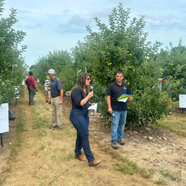 Rivera gives a grower talk.
